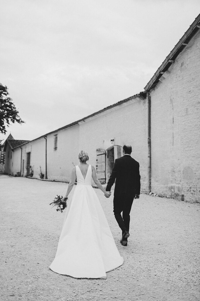 https://www.missbush.co.uk/wp-content/uploads/2020/06/nicole-jesus-peiro-106-idyllic-french-countryside-wedding-25-683x1024.jpg