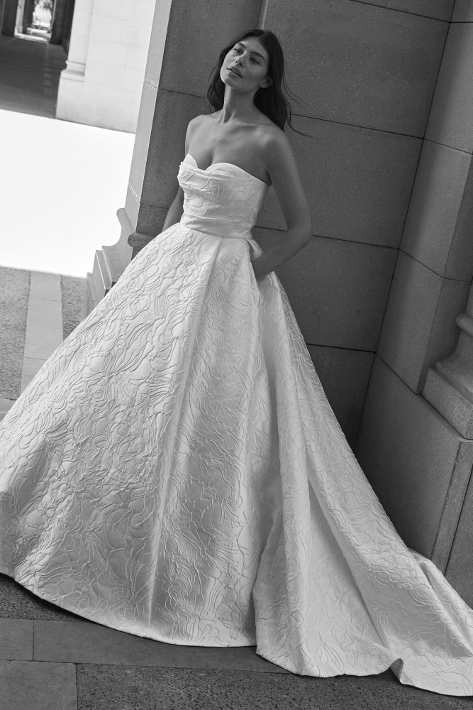 2666 wedding dress by Jesus Peiro