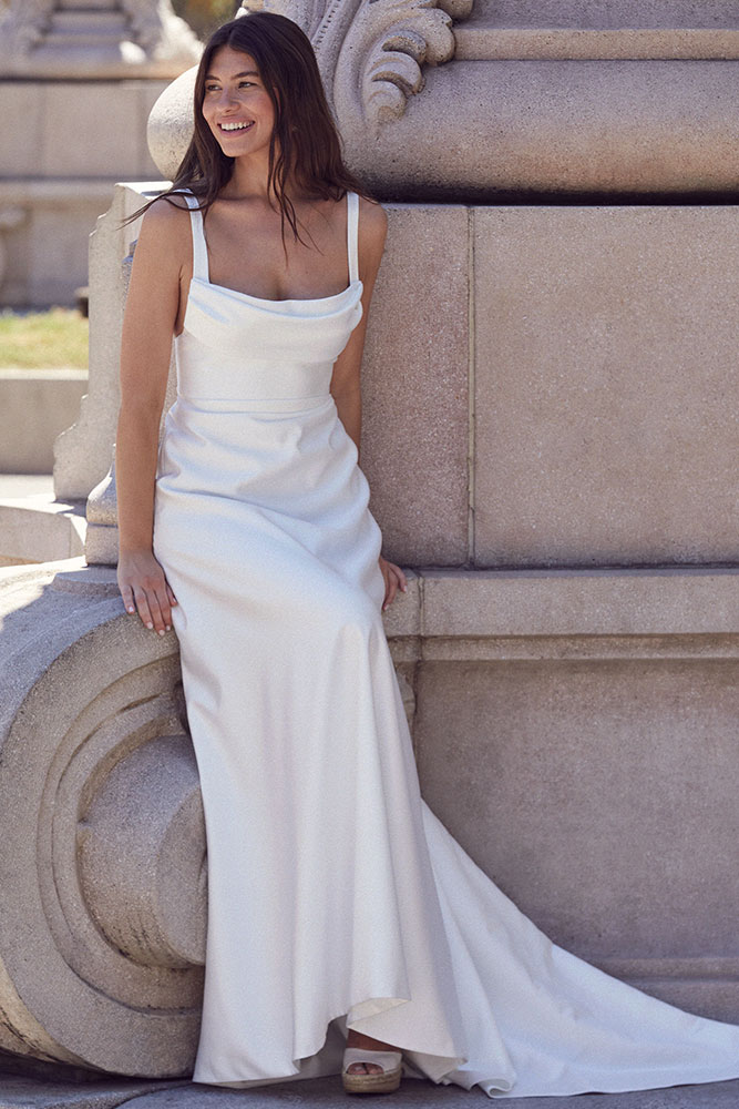 2621 Wedding Dress by Jesus Peiro