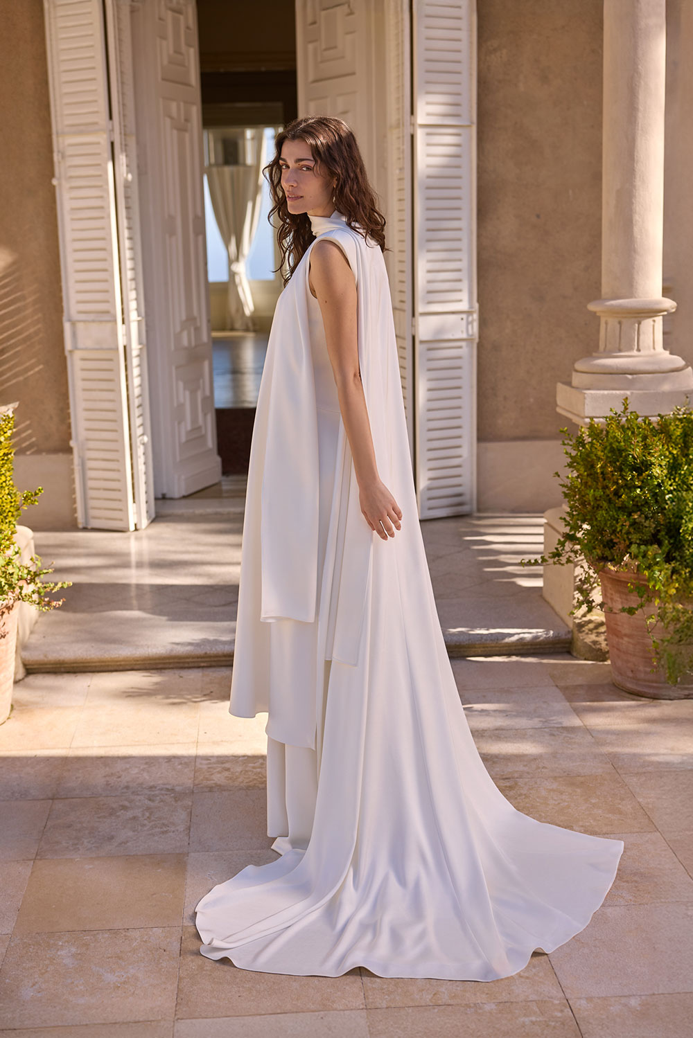 Jesus Peiro 2724 wedding dress and cape